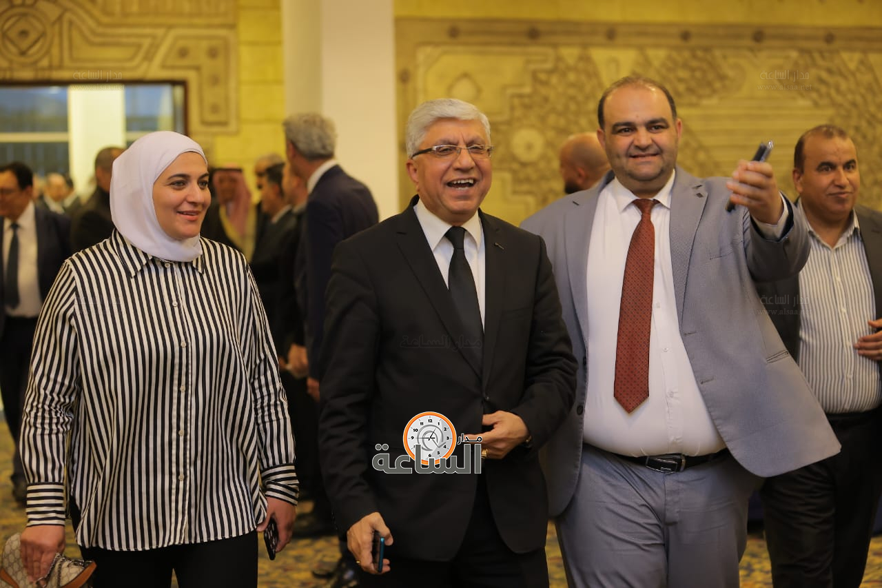 Madar Al-Saa Images 0.4999077859649572