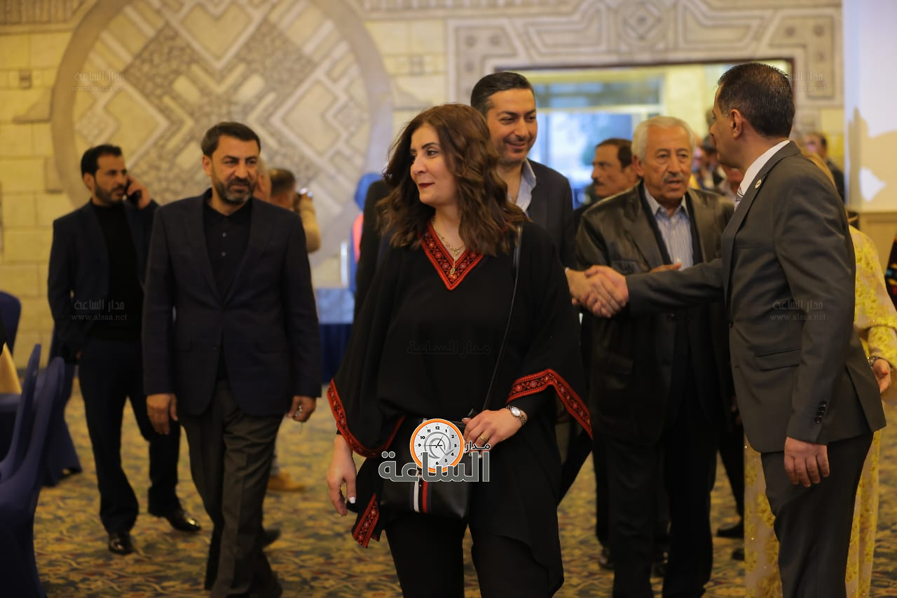 Madar Al-Saa Images 0.4849543453923477