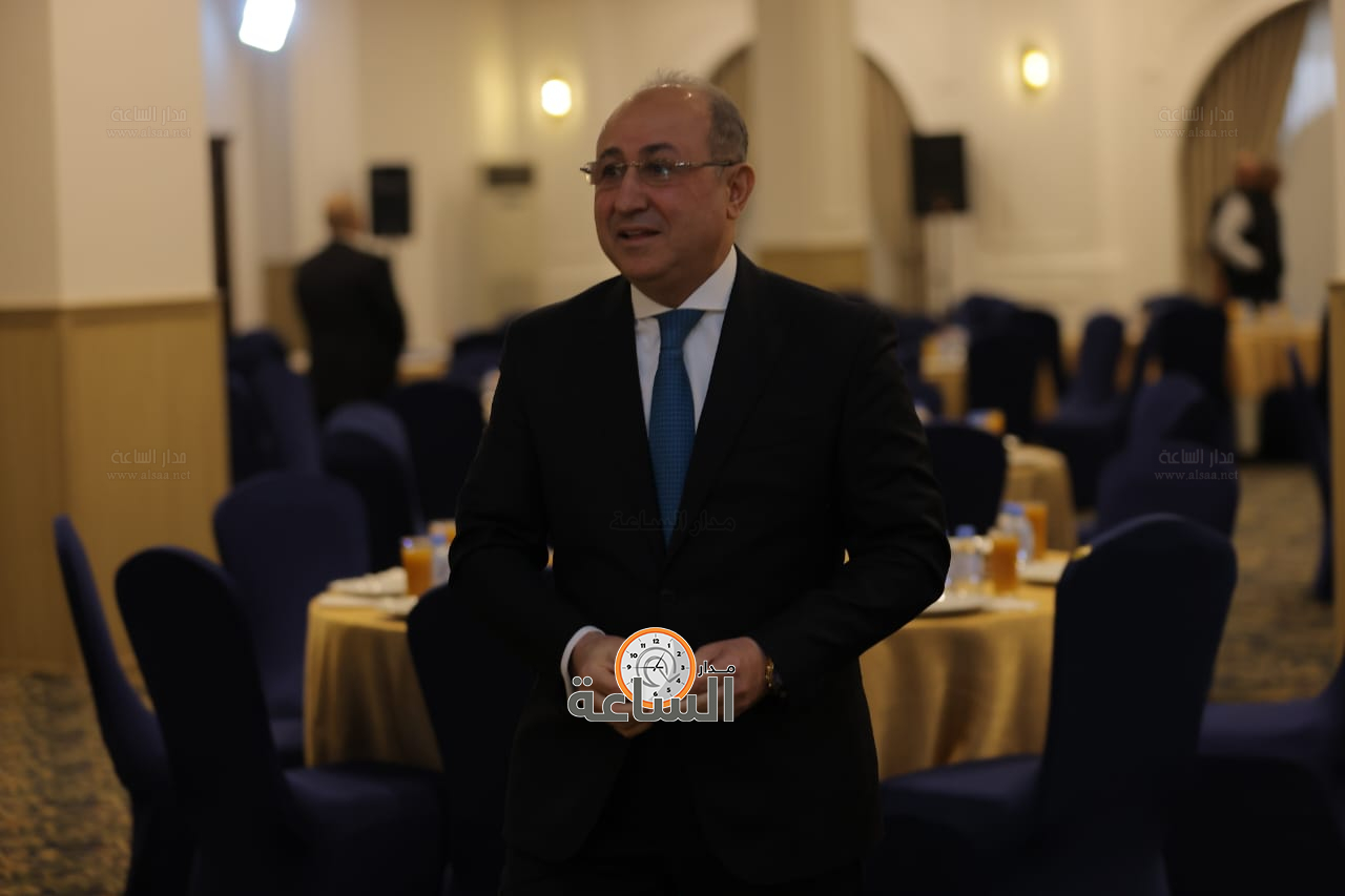 Madar Al-Saa Images 0.47155650852293984