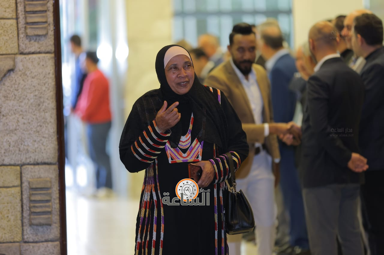 Madar Al-Saa Images 0.8779416898622925