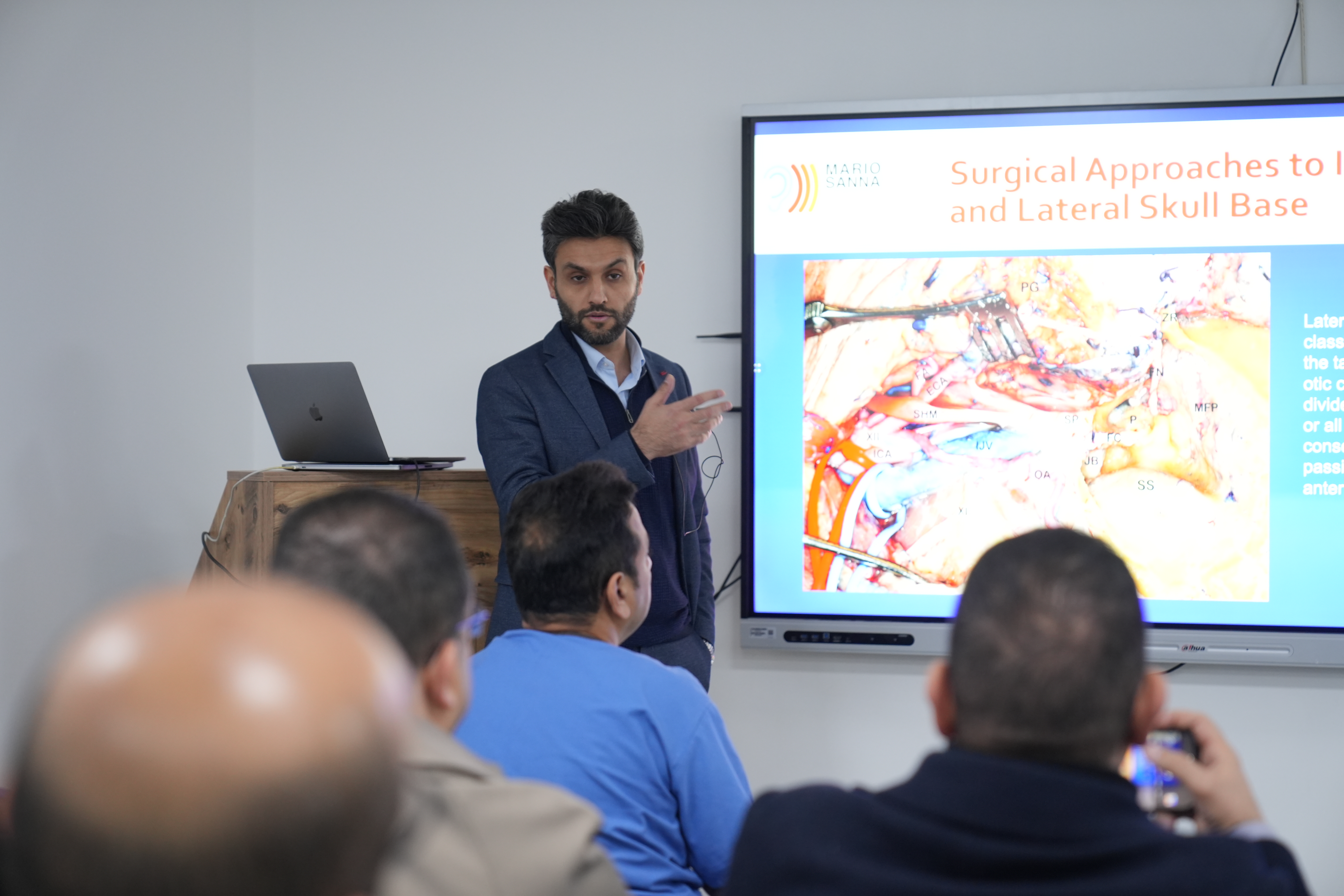 Madar Al-Saa Images 0.46150876722036194