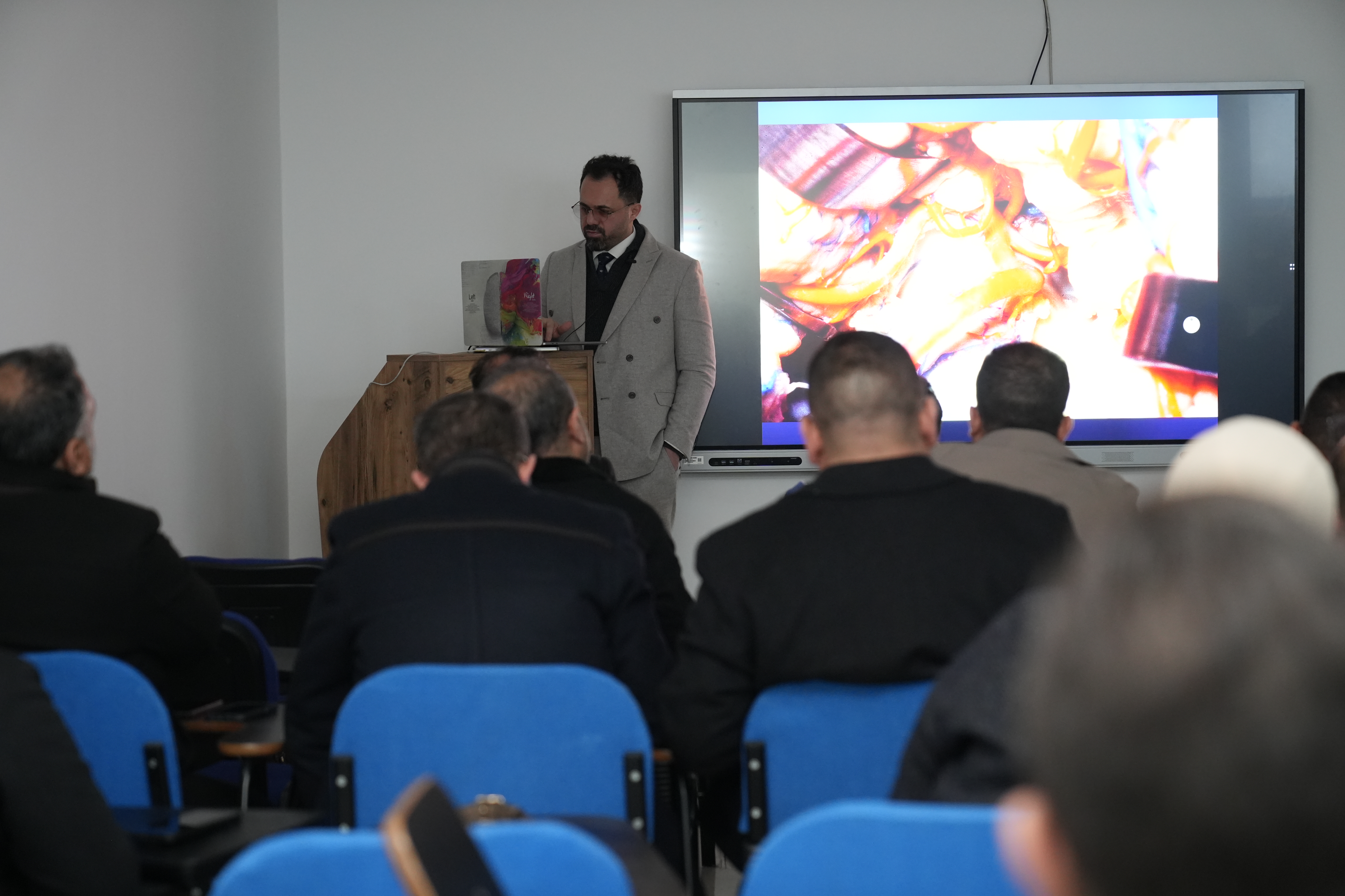 Madar Al-Saa Images 0.5471961059235055