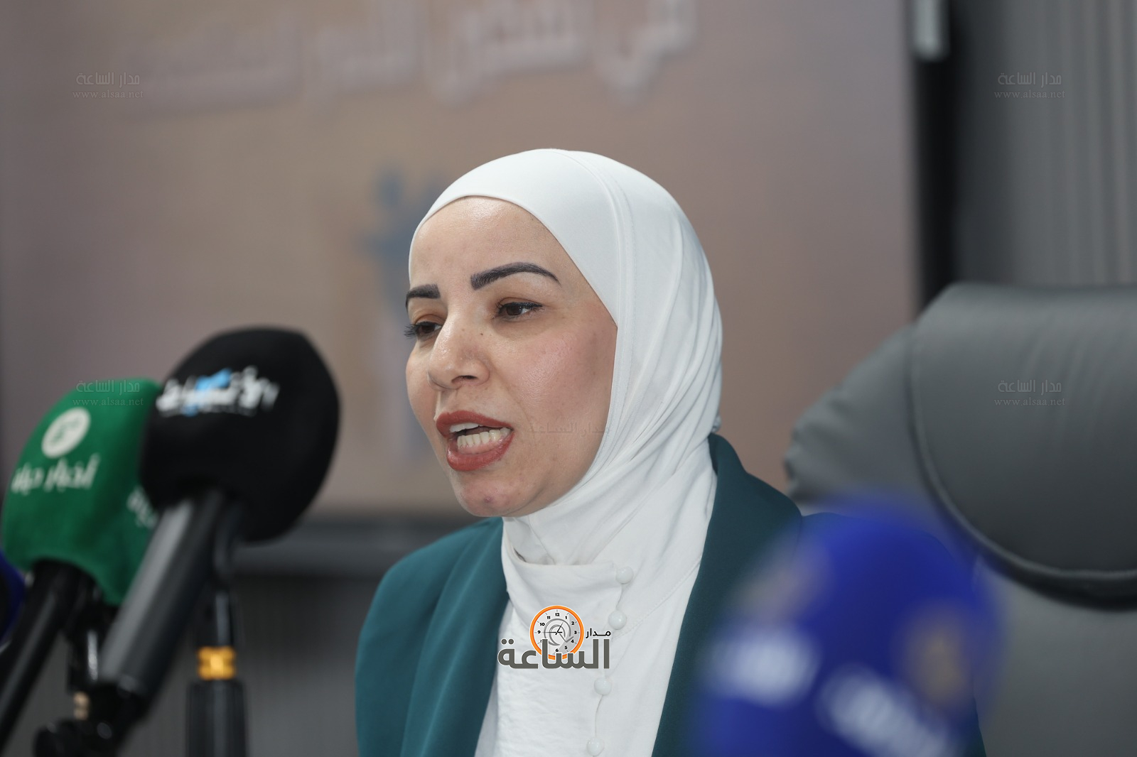 Madar Al-Saa Images 0.6990339017368172