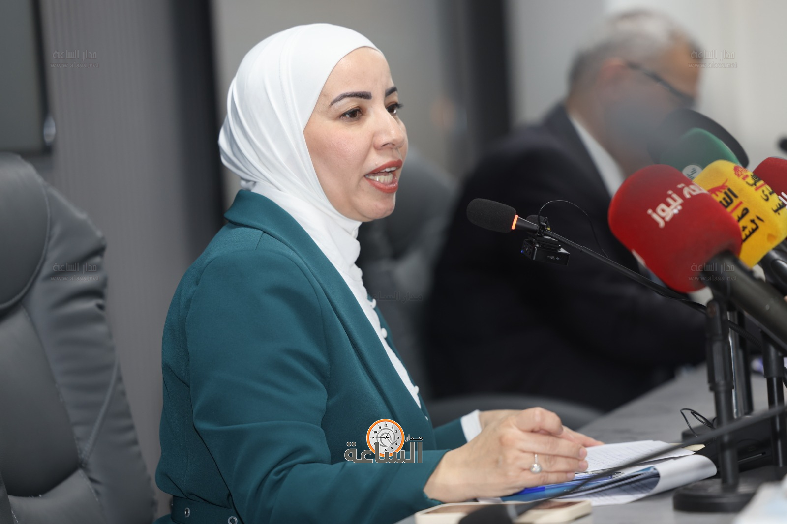 Madar Al-Saa Images 0.33295569910135425