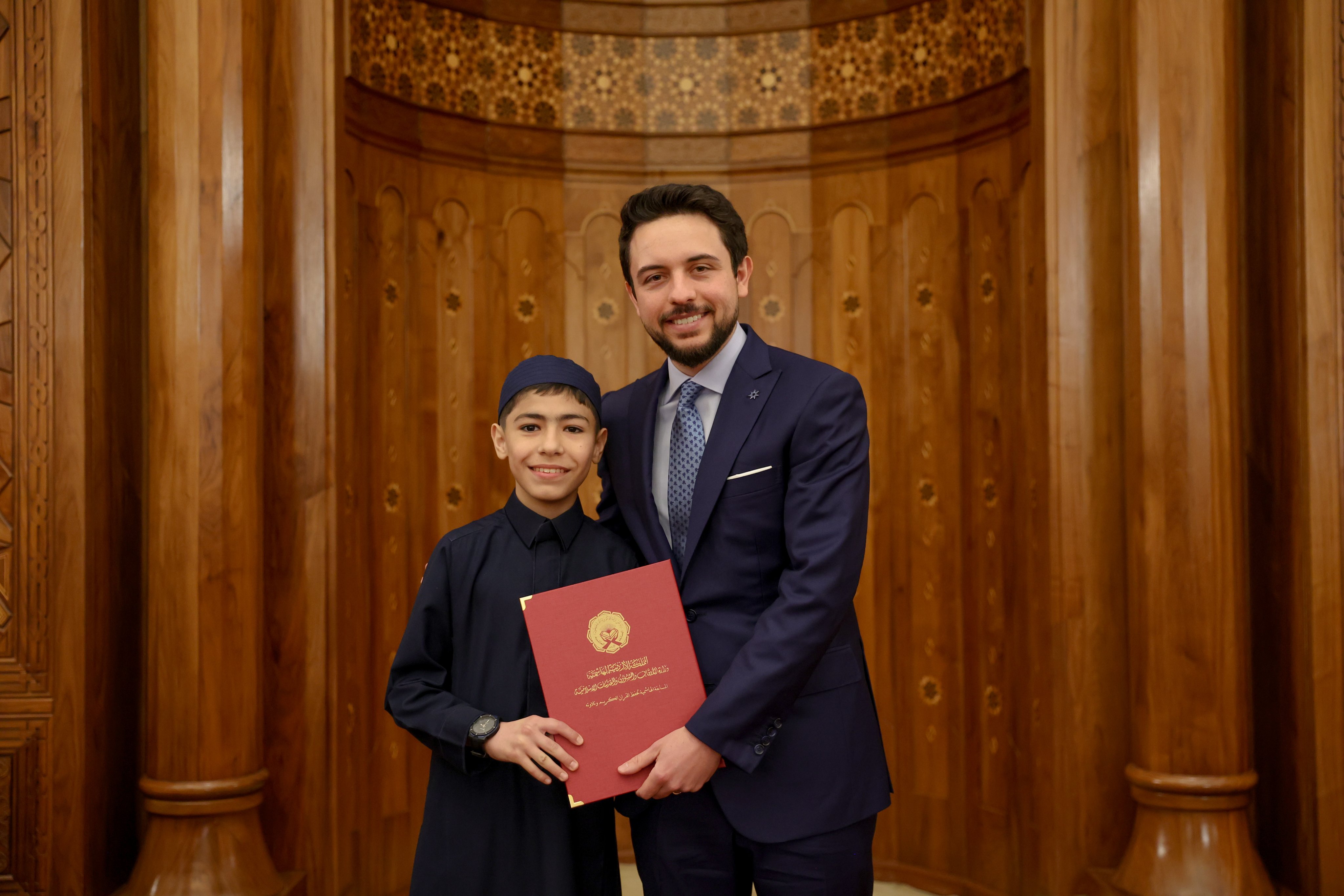 Madar Al-Saa Images 0.7840048130491102