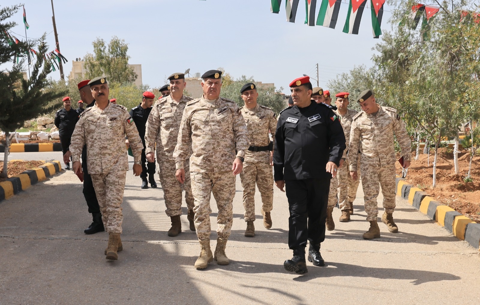 Madar Al-Saa Images 0.27888097299237