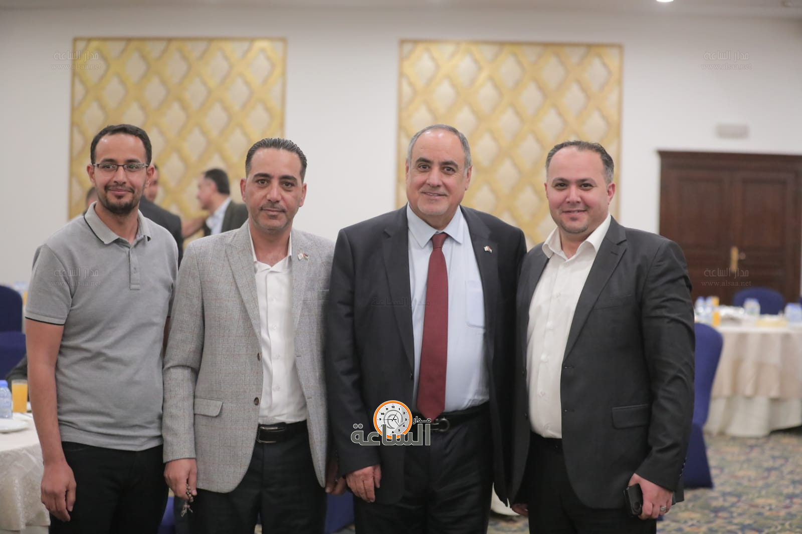 Madar Al-Saa Images 0.557902243461702