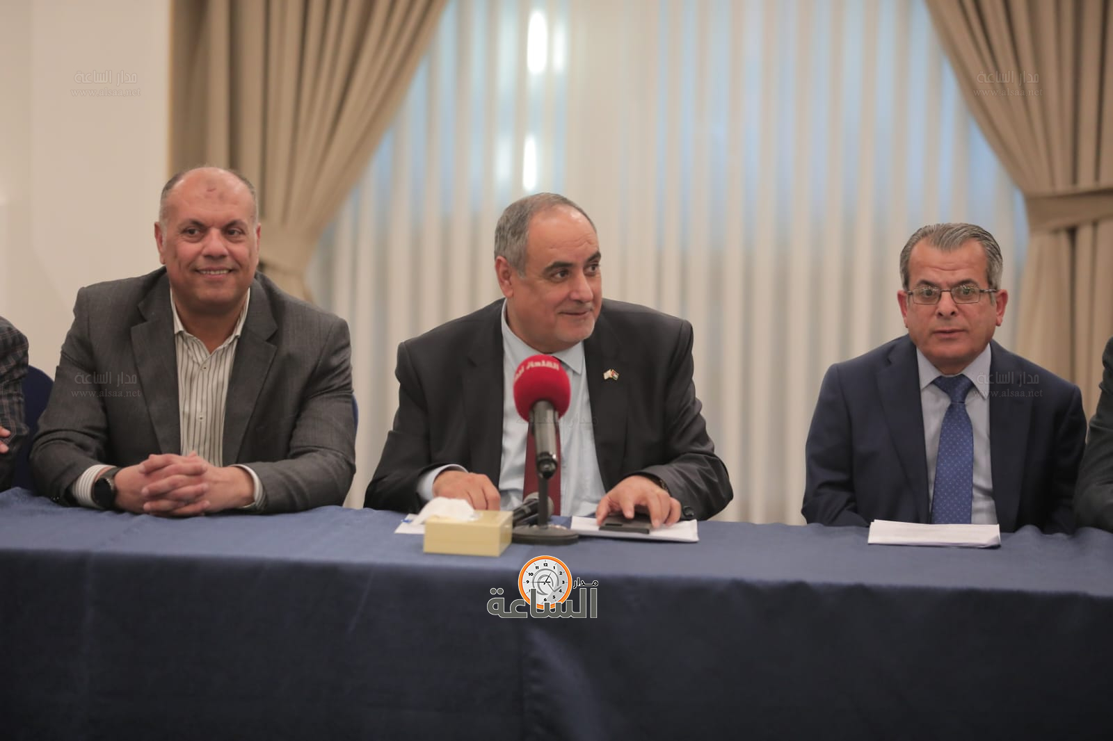 Madar Al-Saa Images 0.4157785490056565