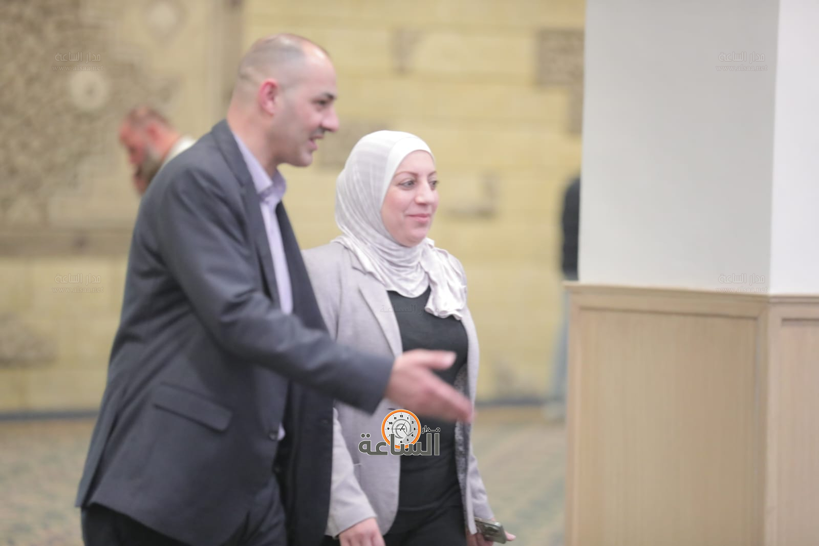 Madar Al-Saa Images 0.409157353692154