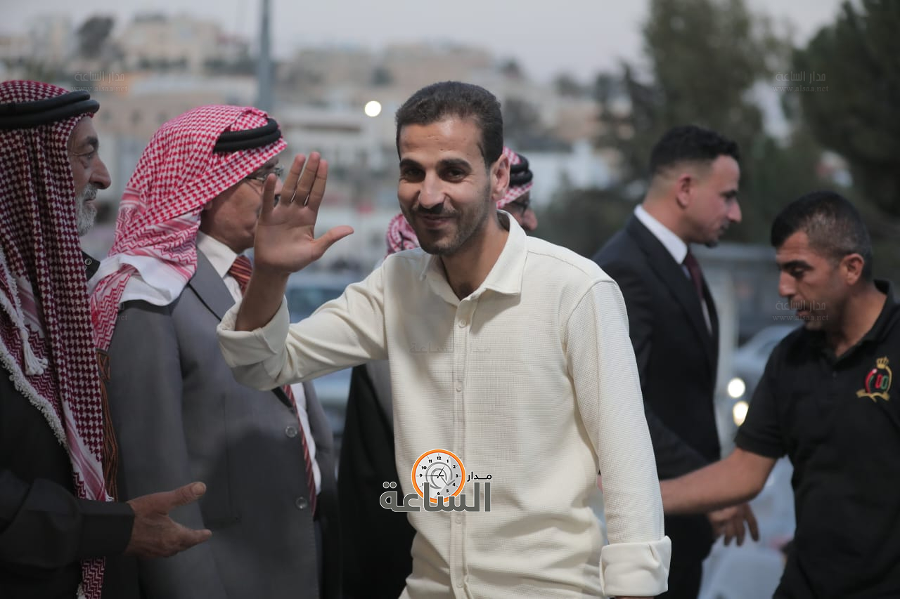 Madar Al-Saa Images 0.12515043841410178