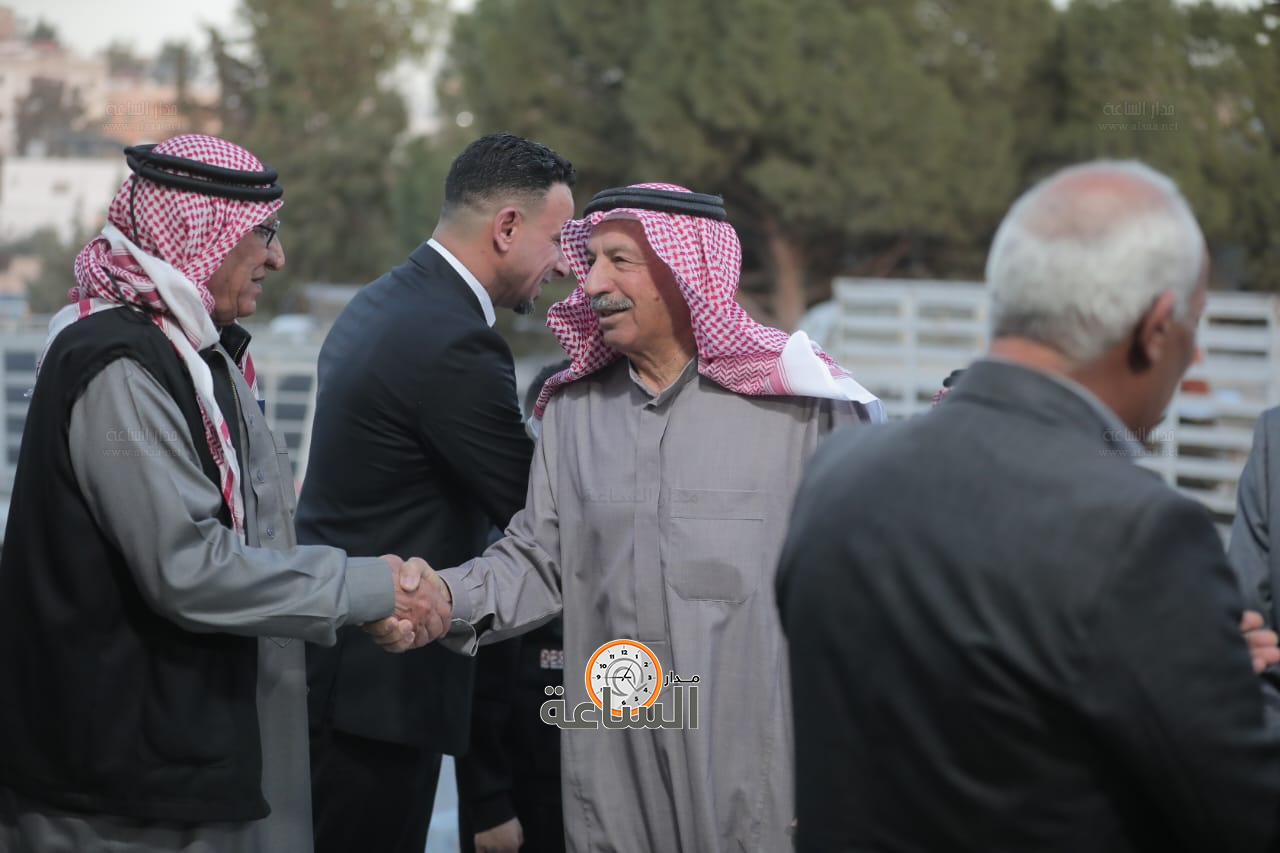 Madar Al-Saa Images 0.12374160920437172