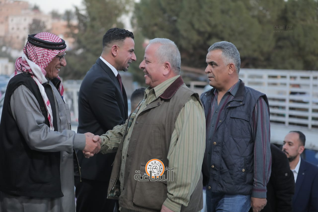 Madar Al-Saa Images 0.4167998396633925