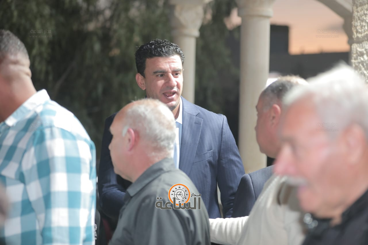 Madar Al-Saa Images 0.3822955860045898