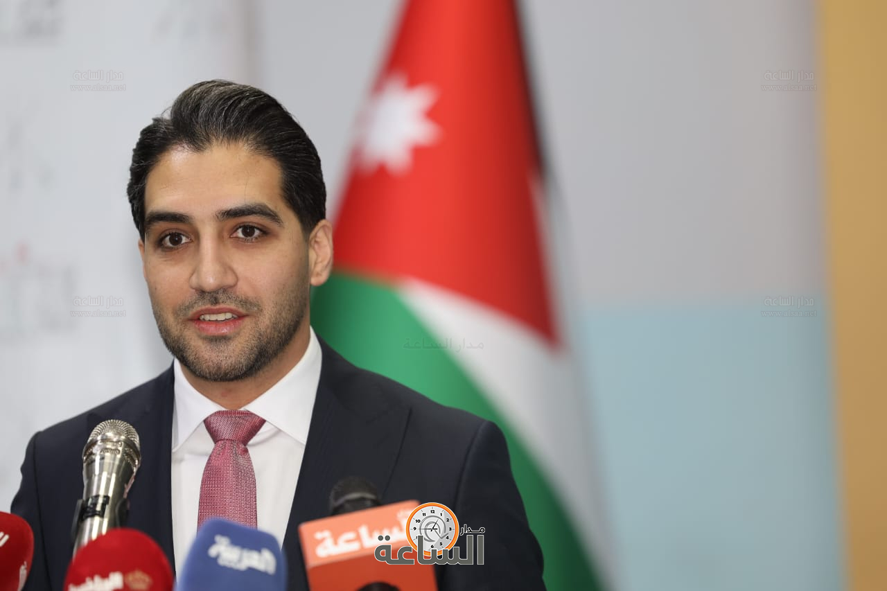 Madar Al-Saa Images 0.3808190161258378