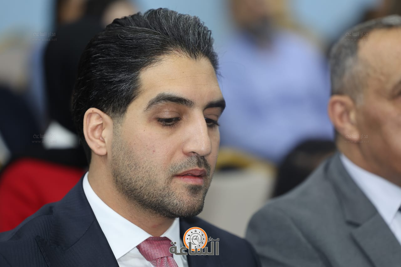 Madar Al-Saa Images 0.43728619108987665