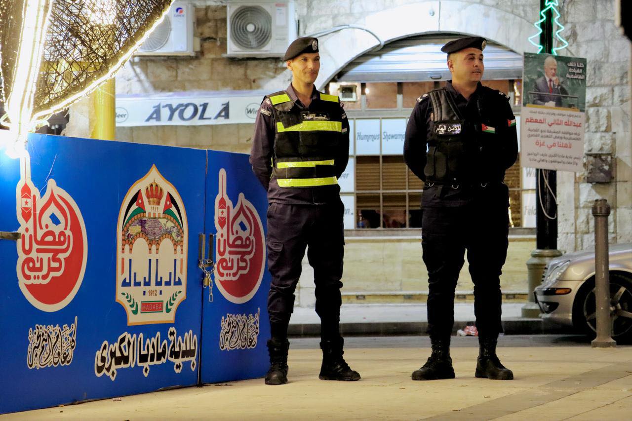 Madar Al-Saa Images 0.3704971094049616