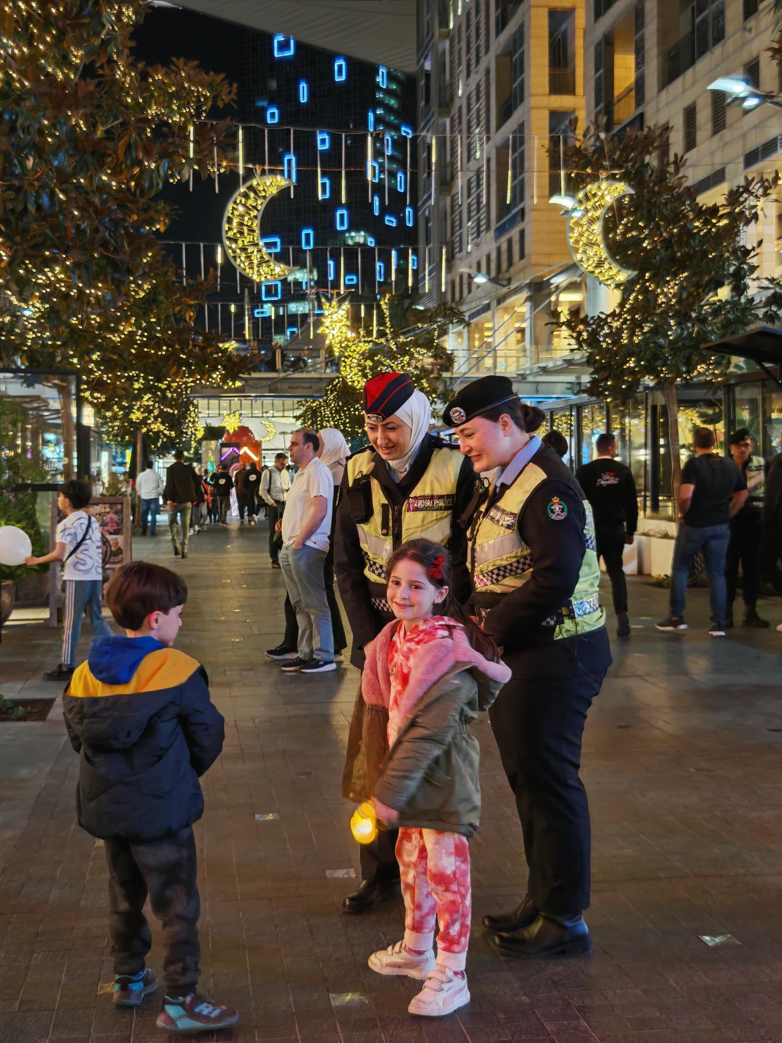 Madar Al-Saa Images 0.6885004772868129