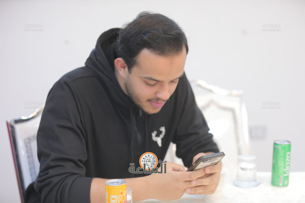 Madar Al-Saa Images 0.6685645806890161