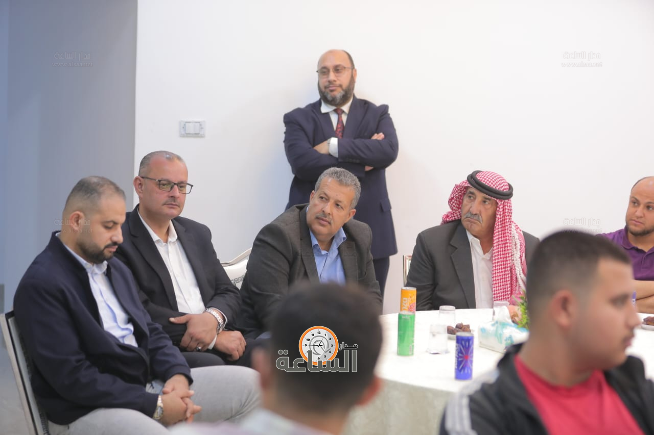 Madar Al-Saa Images 0.3755116111573489