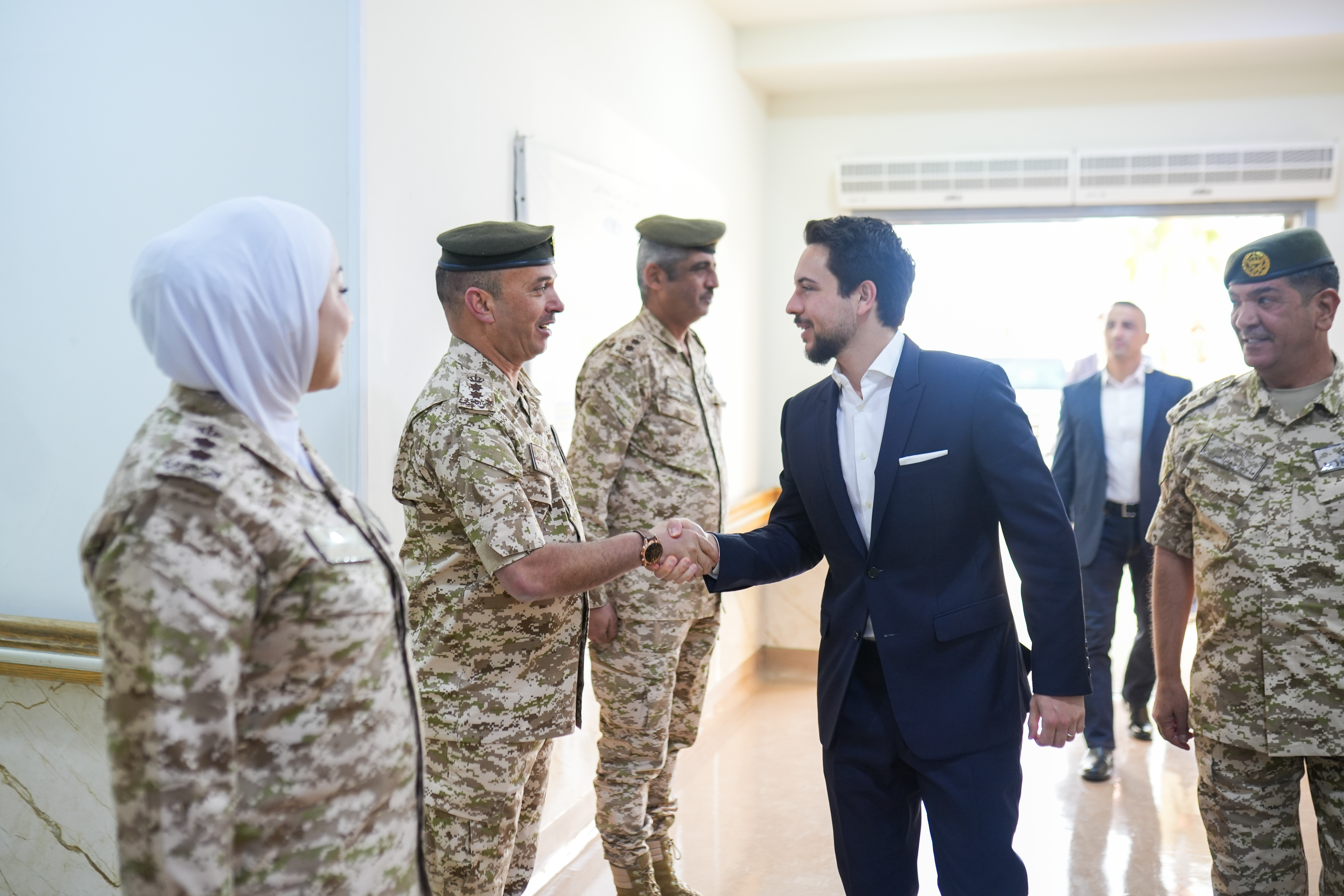 Madar Al-Saa Images 0.4380024119362298