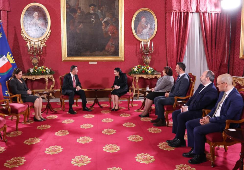 Madar Al-Saa Images 0.8473581862675579