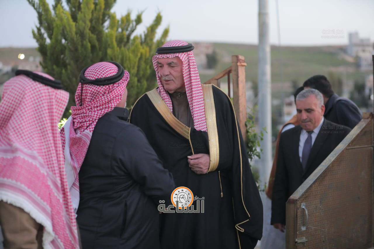 Madar Al-Saa Images 0.910047397829622