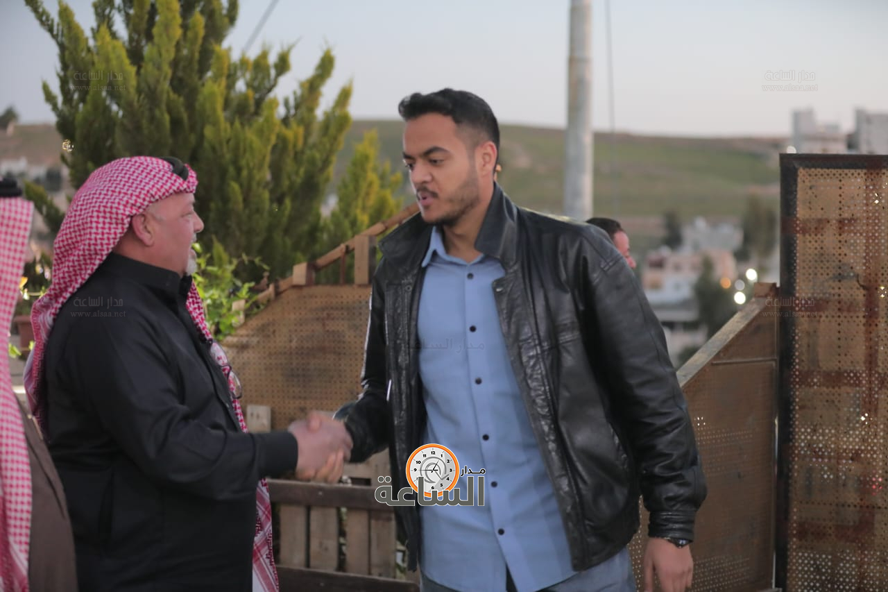 Madar Al-Saa Images 0.818180654114502