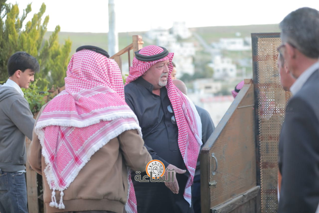 Madar Al-Saa Images 0.7205403114719886