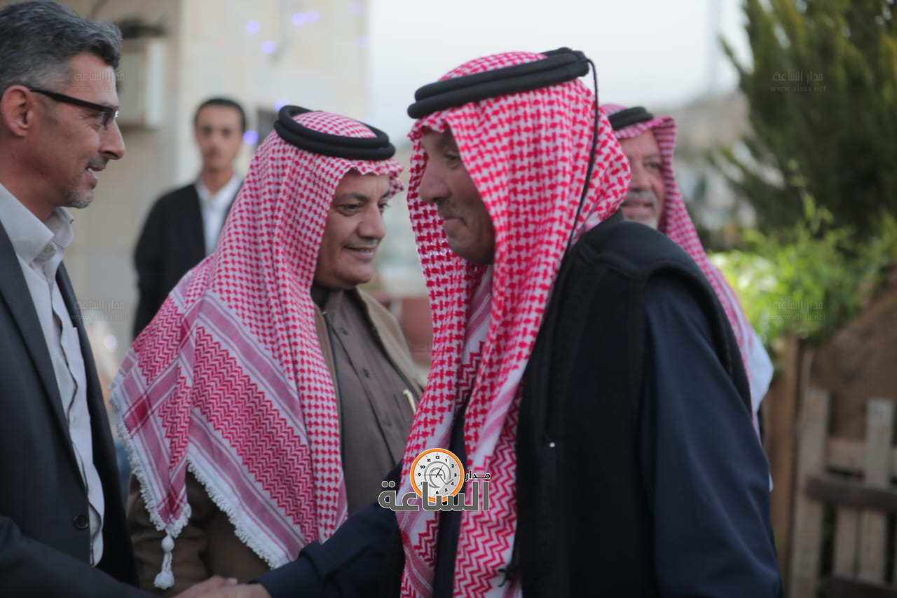 Madar Al-Saa Images 0.8872684443707777