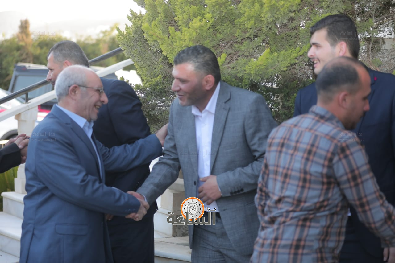 Madar Al-Saa Images 0.6160358846087117