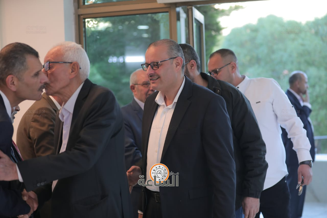 Madar Al-Saa Images 0.57722525033156