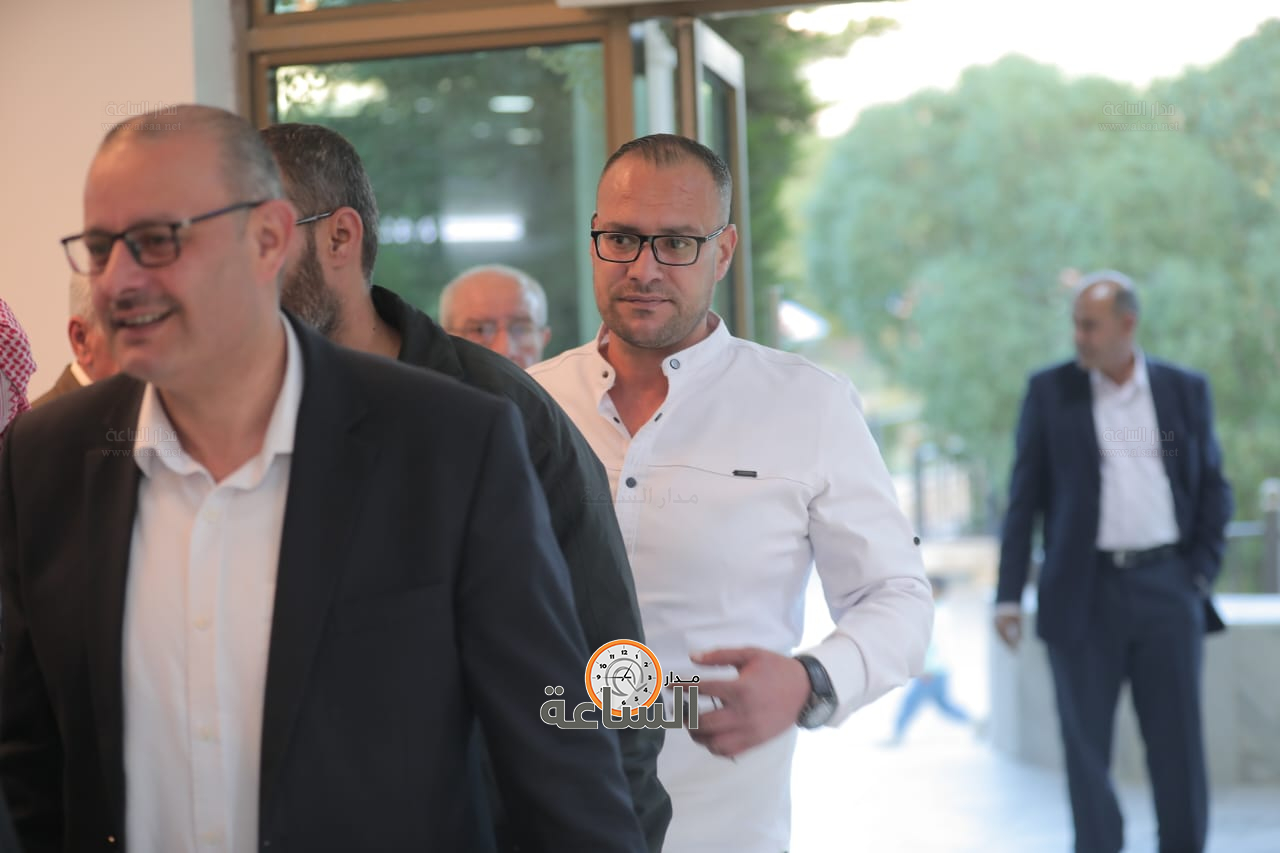 Madar Al-Saa Images 0.7748581781612738