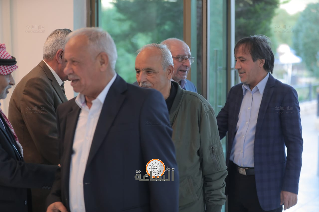 Madar Al-Saa Images 0.4312834573784716