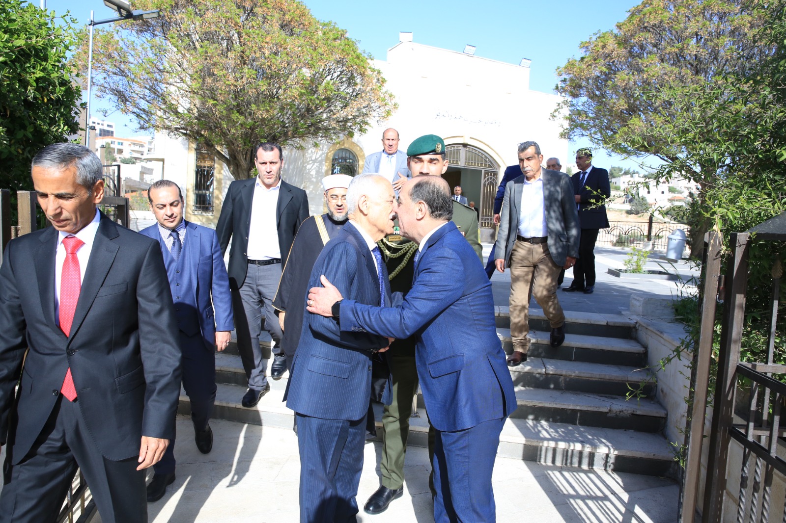 Madar Al-Saa Images 0.223163636572969