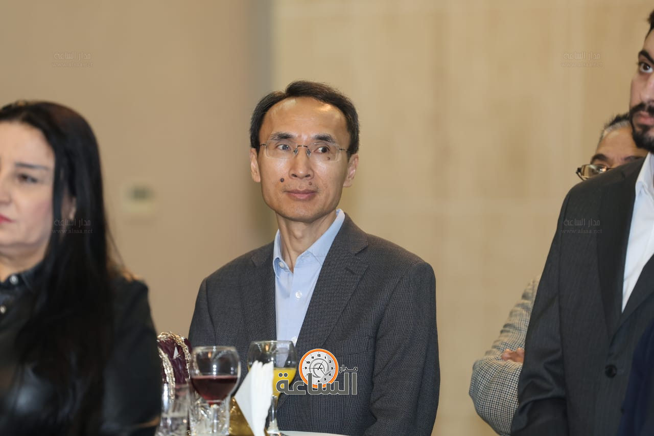 Madar Al-Saa Images 0.9616006373240051