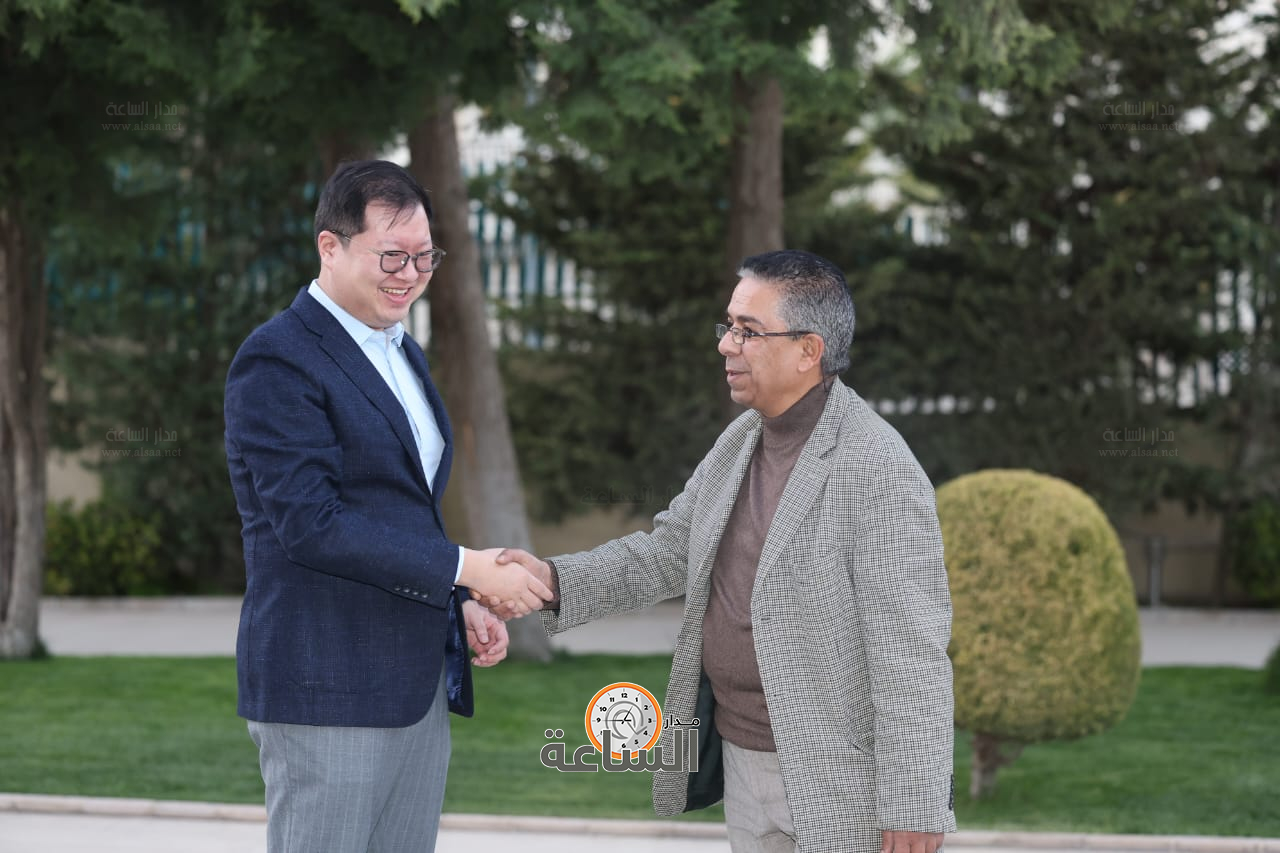 Madar Al-Saa Images 0.4142053484402939