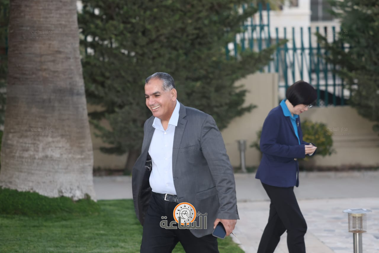 Madar Al-Saa Images 0.460874716680268