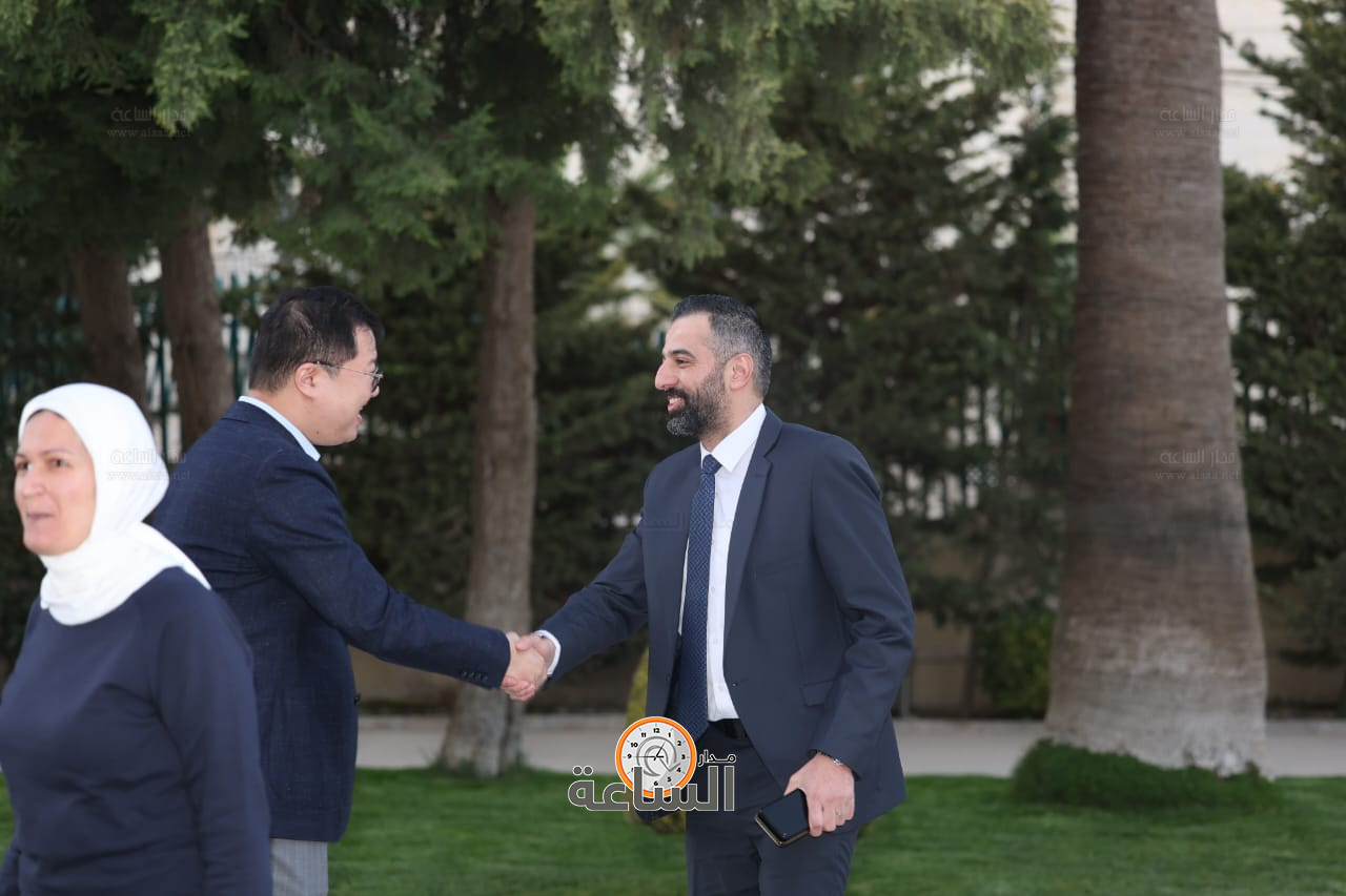 Madar Al-Saa Images 0.04019568815401797