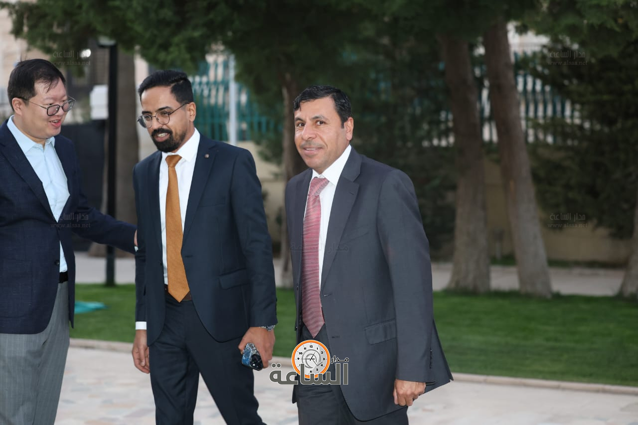 Madar Al-Saa Images 0.2578351188446957