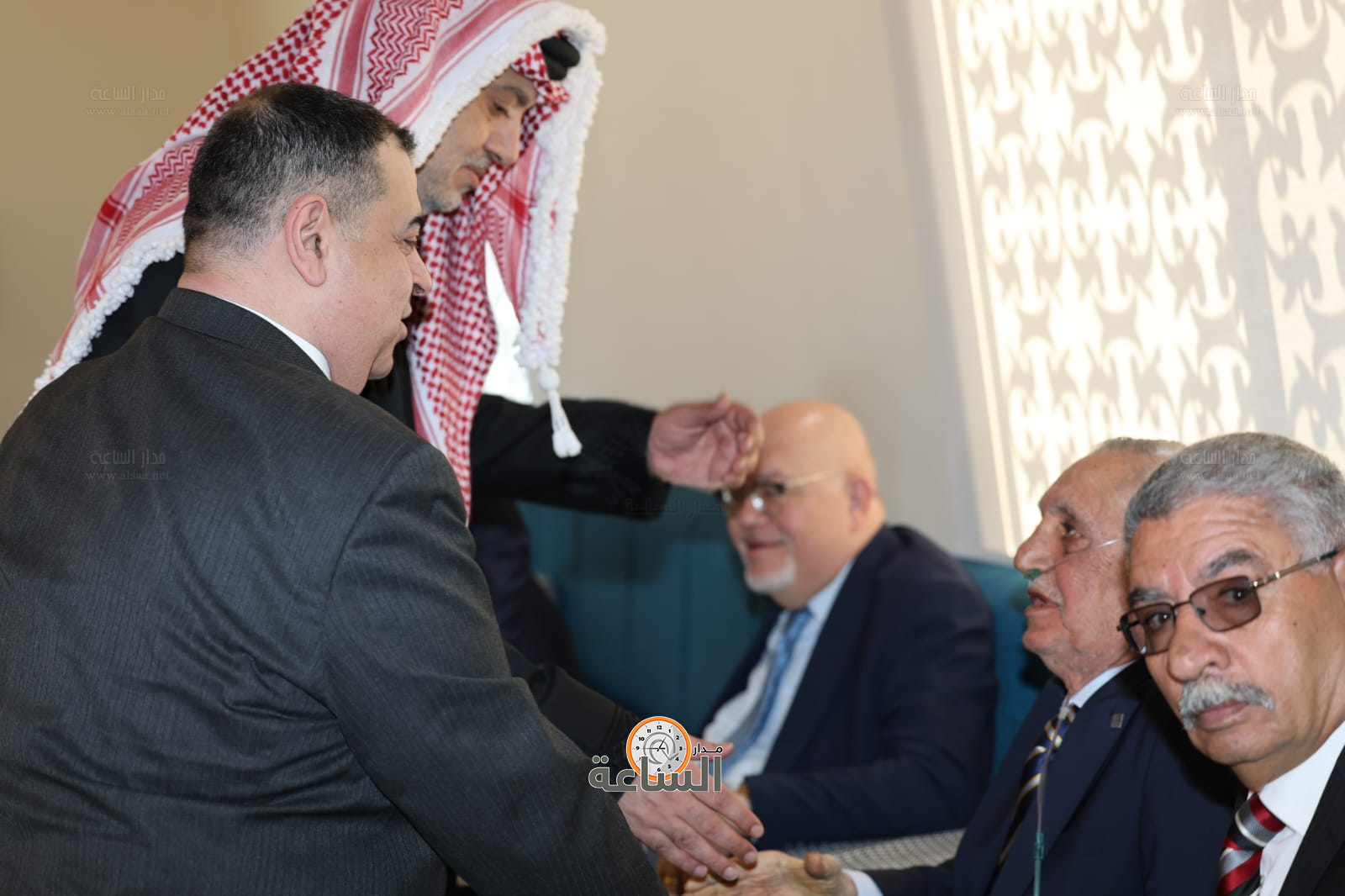 Madar Al-Saa Images 0.7060823363166855