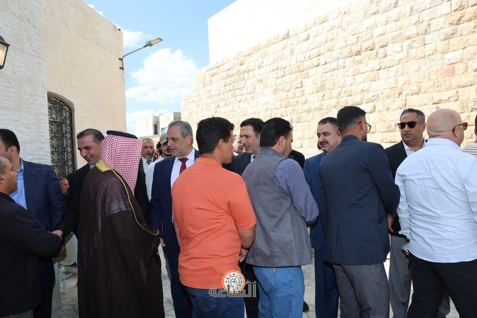 Madar Al-Saa Images 0.4380337805059149