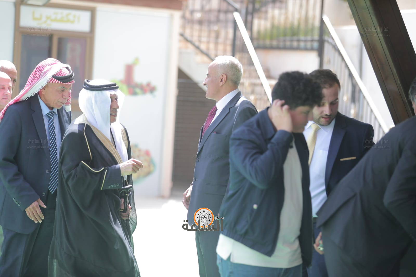 Madar Al-Saa Images 0.3834444102100132