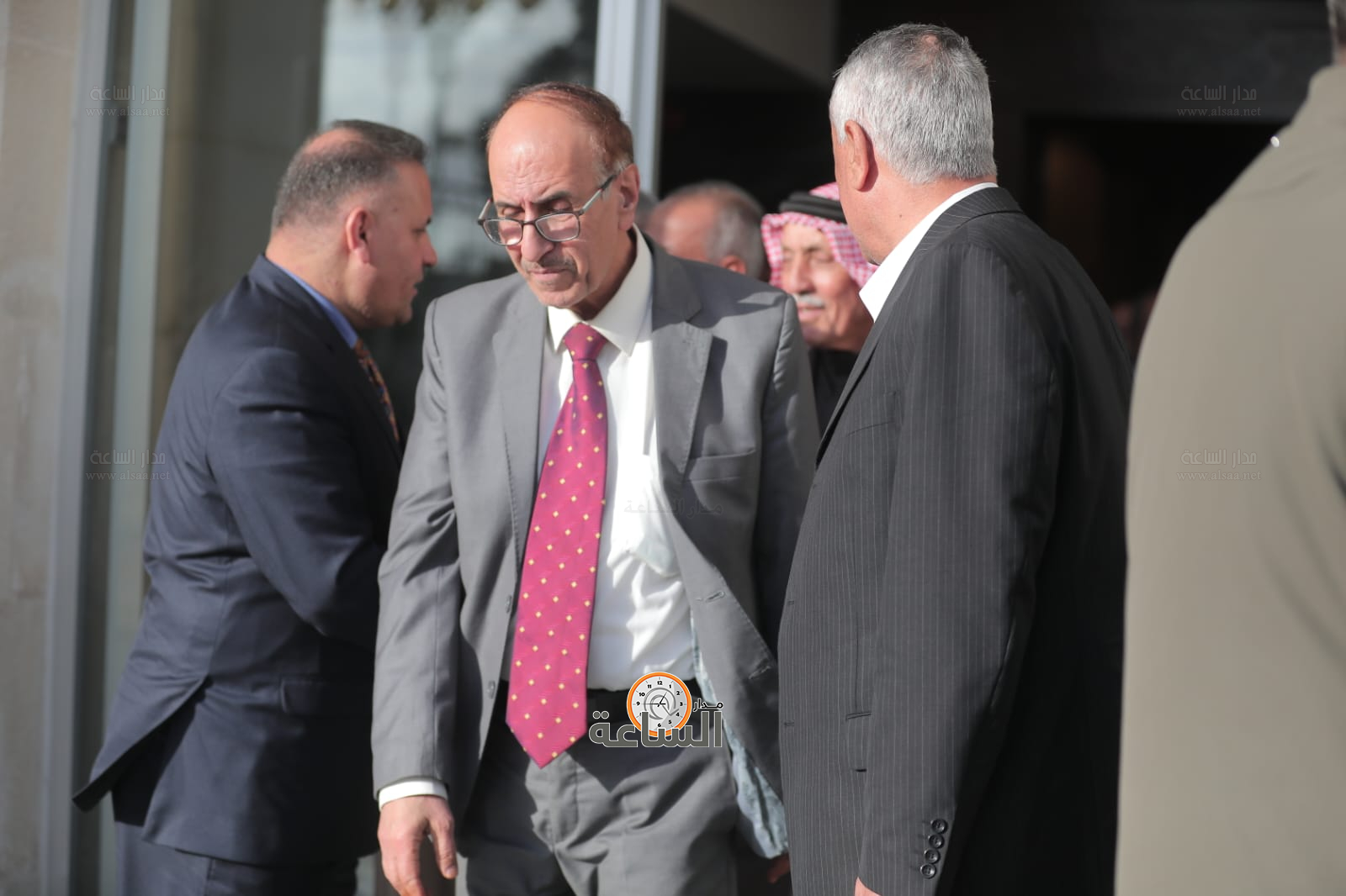 Madar Al-Saa Images 0.12614706718473