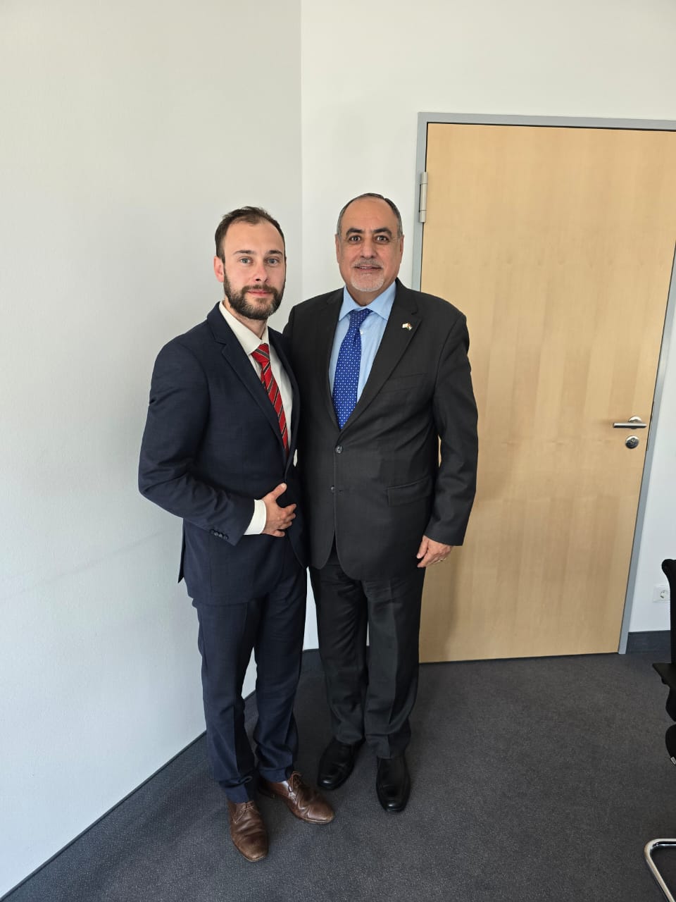 Madar Al-Saa Images 0.24998125119327264