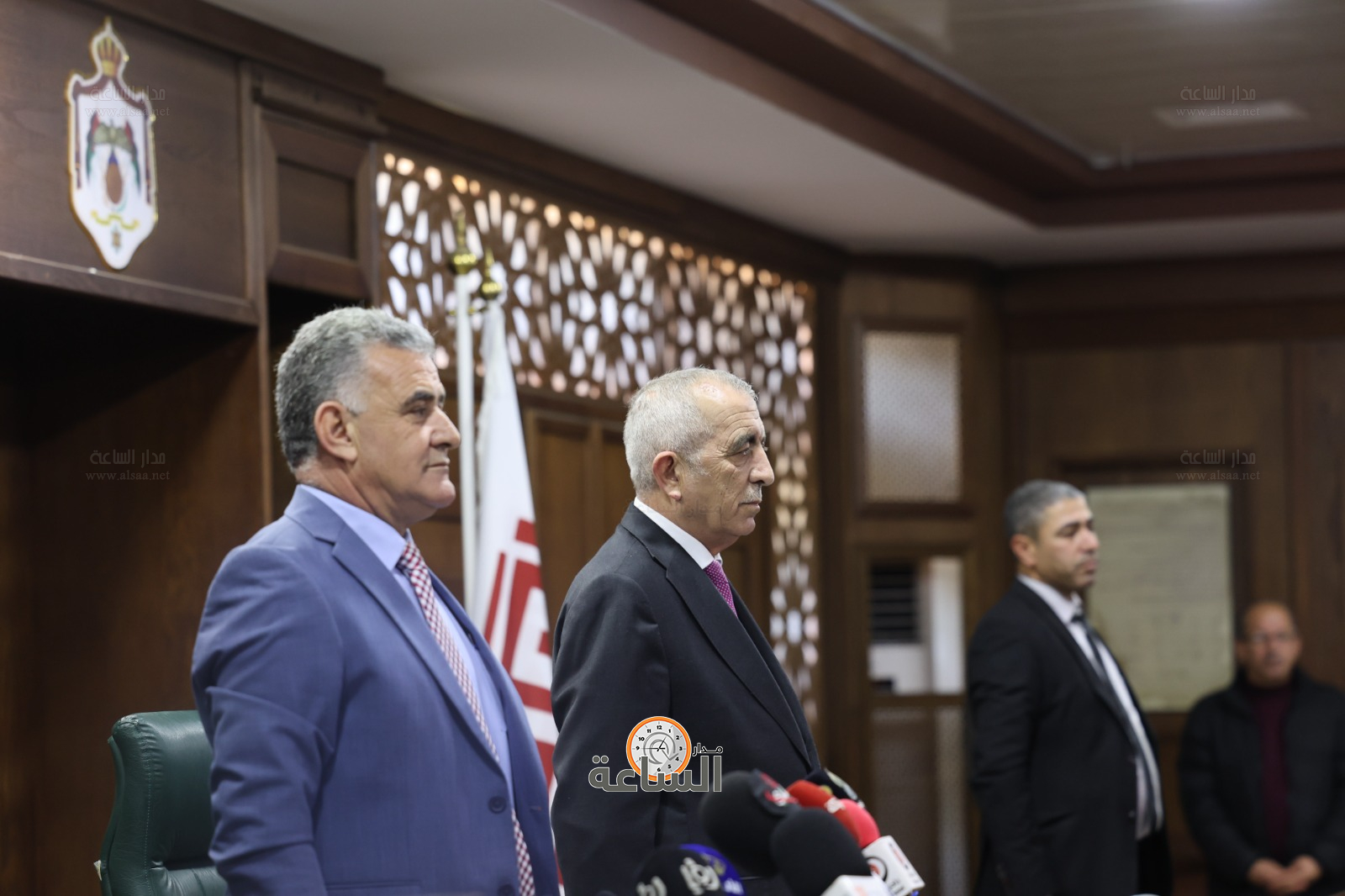 Madar Al-Saa Images 0.7680269647465632