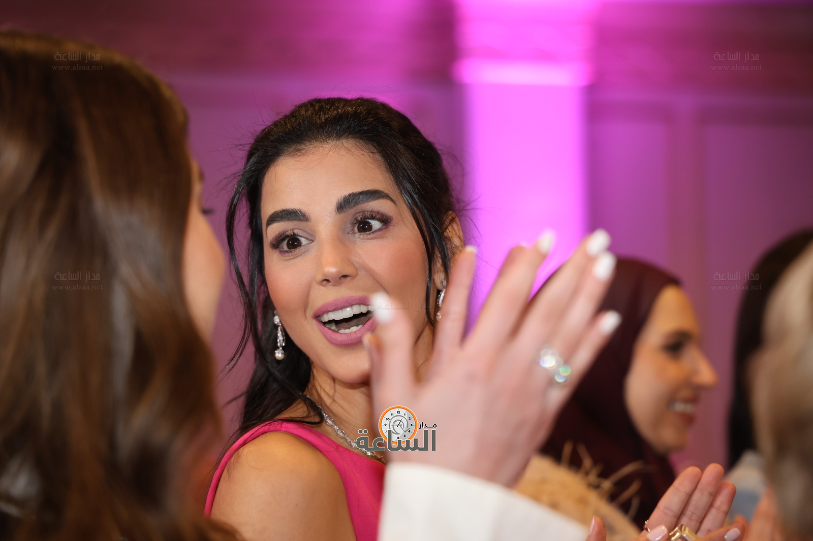 Madar Al-Saa Images 0.8959538186551099