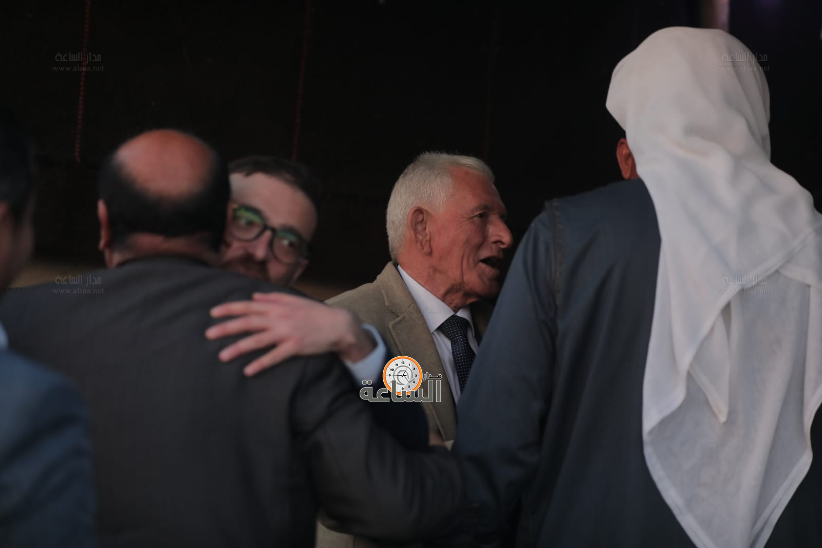 Madar Al-Saa Images 0.8698627657822362