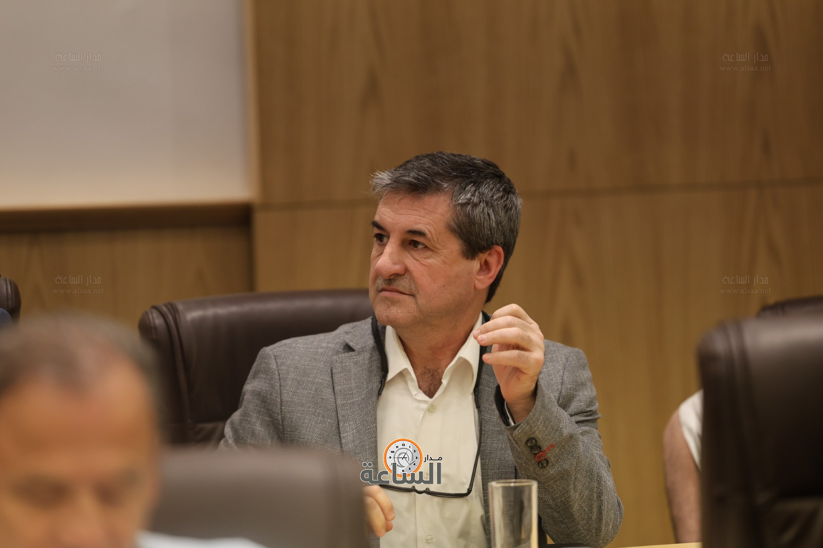 Madar Al-Saa Images 0.46248300063047343