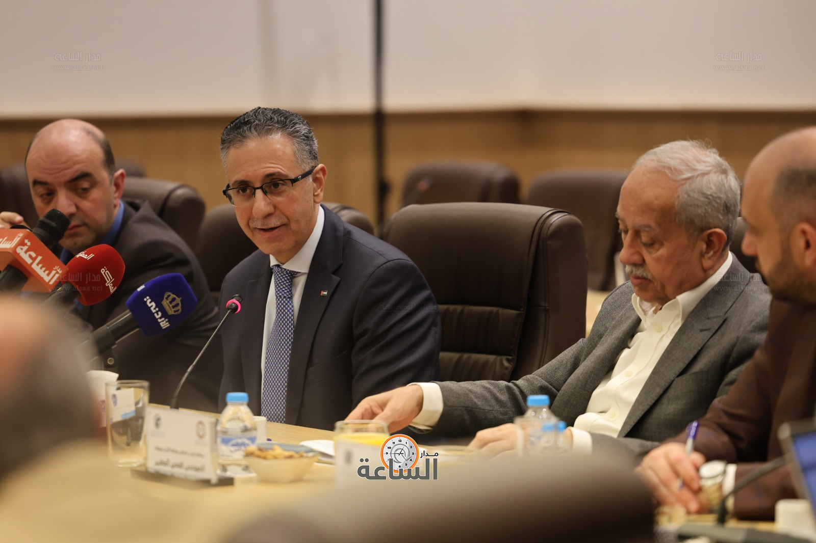 Madar Al-Saa Images 0.7432163809778471