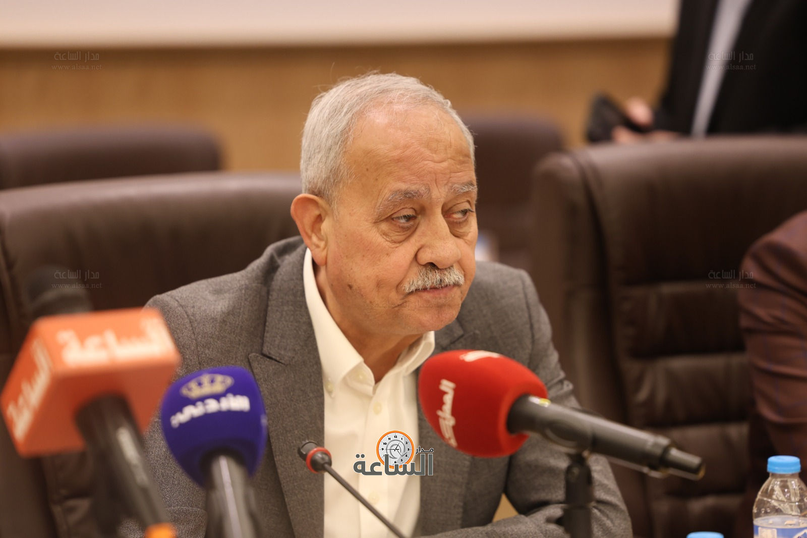 Madar Al-Saa Images 0.37941291235920693